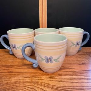 4 Pfaltzgraff summer breeze mugs. Never used.